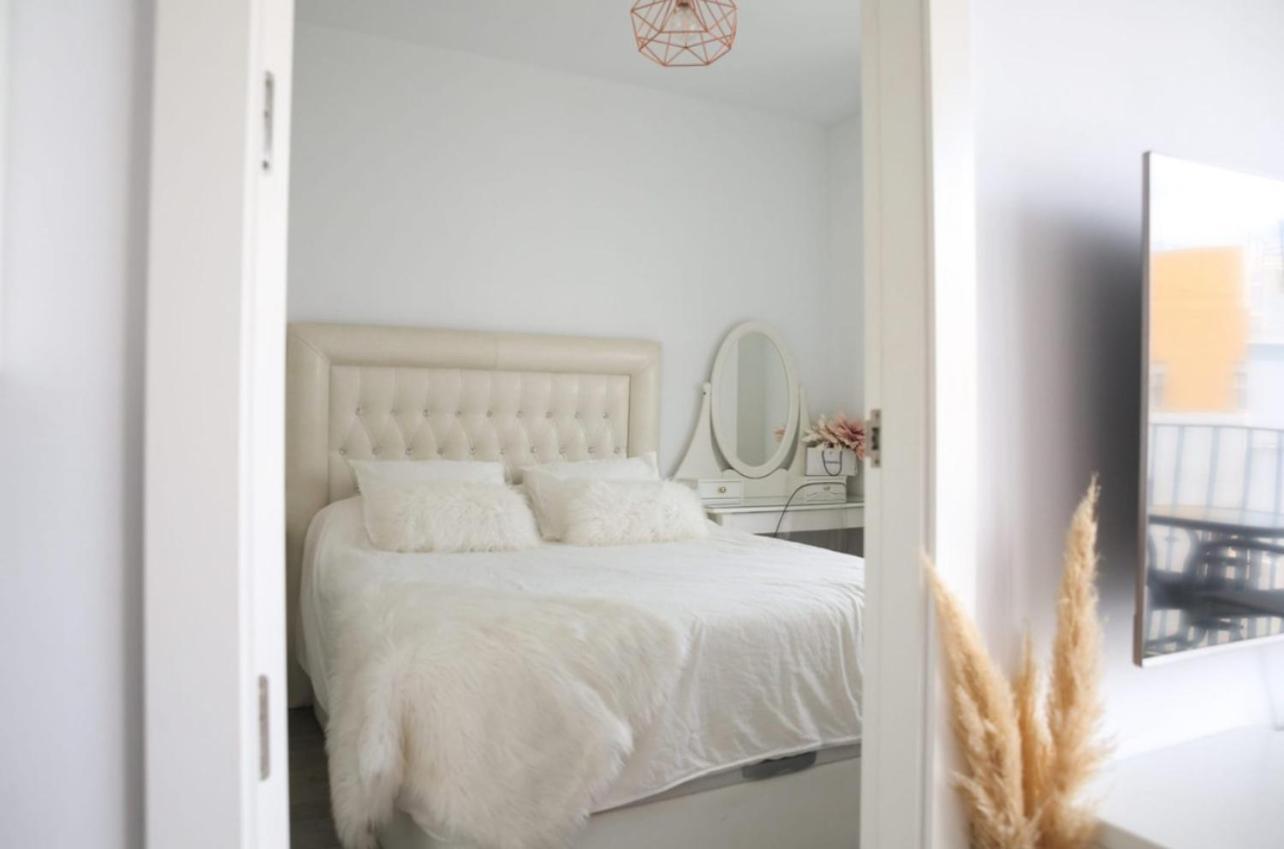 - La Vie En Rose Apartment